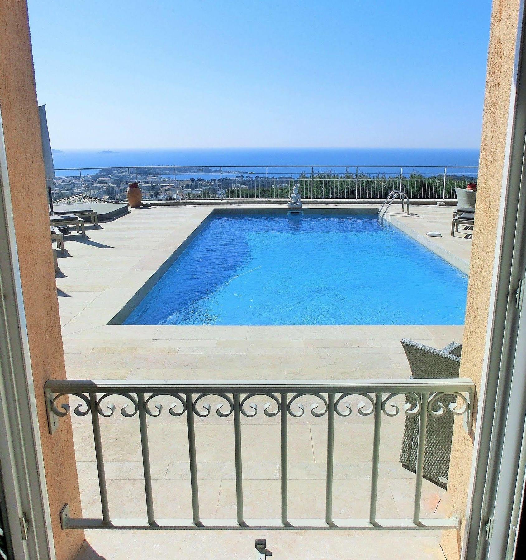 Villa Azur Golf Бандол Екстериор снимка
